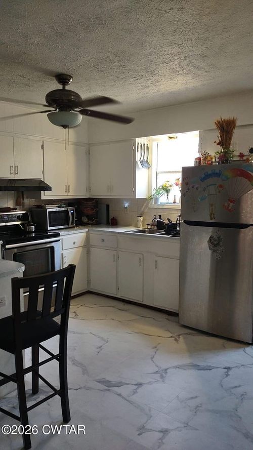 195 Ridge Rd, Medina, TN, 38355-7610 | Card Image