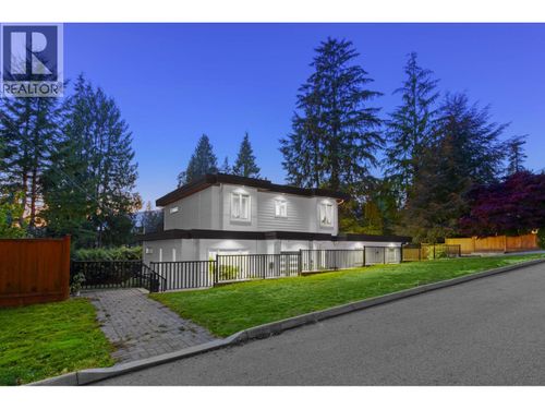 4935 Cedarcrest Ave, North Vancouver, BC, V7R3R7 | Card Image