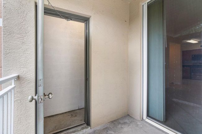 APT-208 - 6492 Emerald Dunes Dr, Condo with 3 bedrooms, 2 bathrooms and null parking in West Palm Beach FL | Image 27