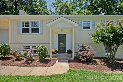 137 Hiram Rd, Mooresville, NC, 28117-7497 | Card Image