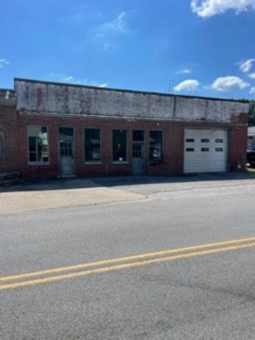 251 Main Street, Fountain Run, KY, 42133 | Card Image