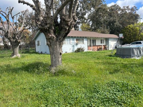 292 N Villa St, Porterville, CA, 93257-3209 | Card Image
