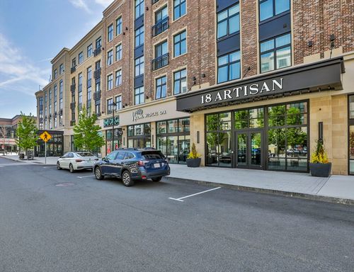 unit-208-18 Artisan Dr, Salem, NH, 03079-5032 | Card Image
