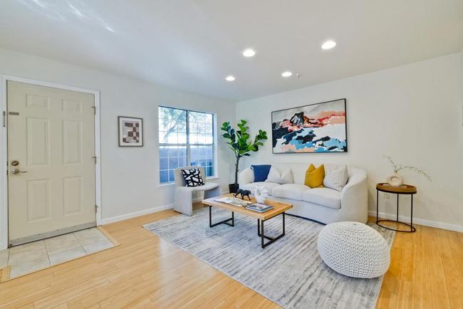 UNIT-104 - 627 E El Camino Real, Townhouse with 2 bedrooms, 2 bathrooms and 1 parking in Sunnyvale CA | Image 5