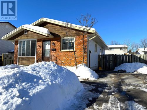 236 Fairbank Cres, Thunder Bay, ON, P7B5L9 | Card Image