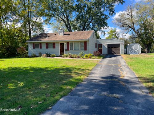 43 Doreen St, Pittsfield, MA, 01201 | Card Image