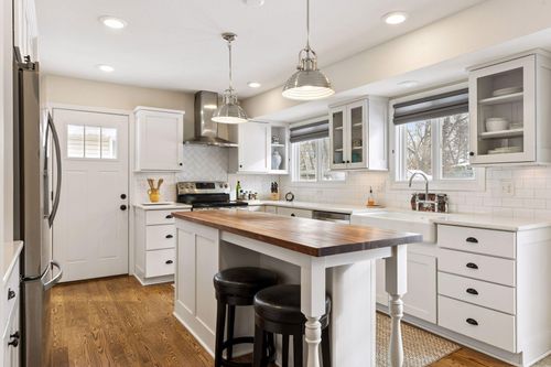 1516 Boone Ave N, Golden Valley, MN, 55427-3809 | Card Image