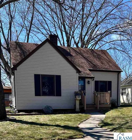617 N Jefferson St, New Ulm, MN, 56073-1932 | Card Image
