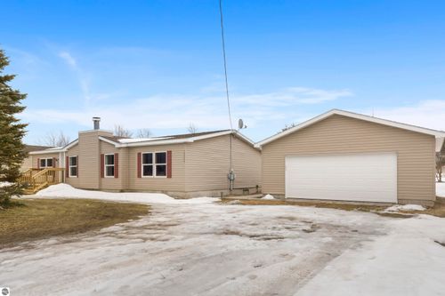 15055 Beecher St, Thompsonville, MI, 49683-9185 | Card Image