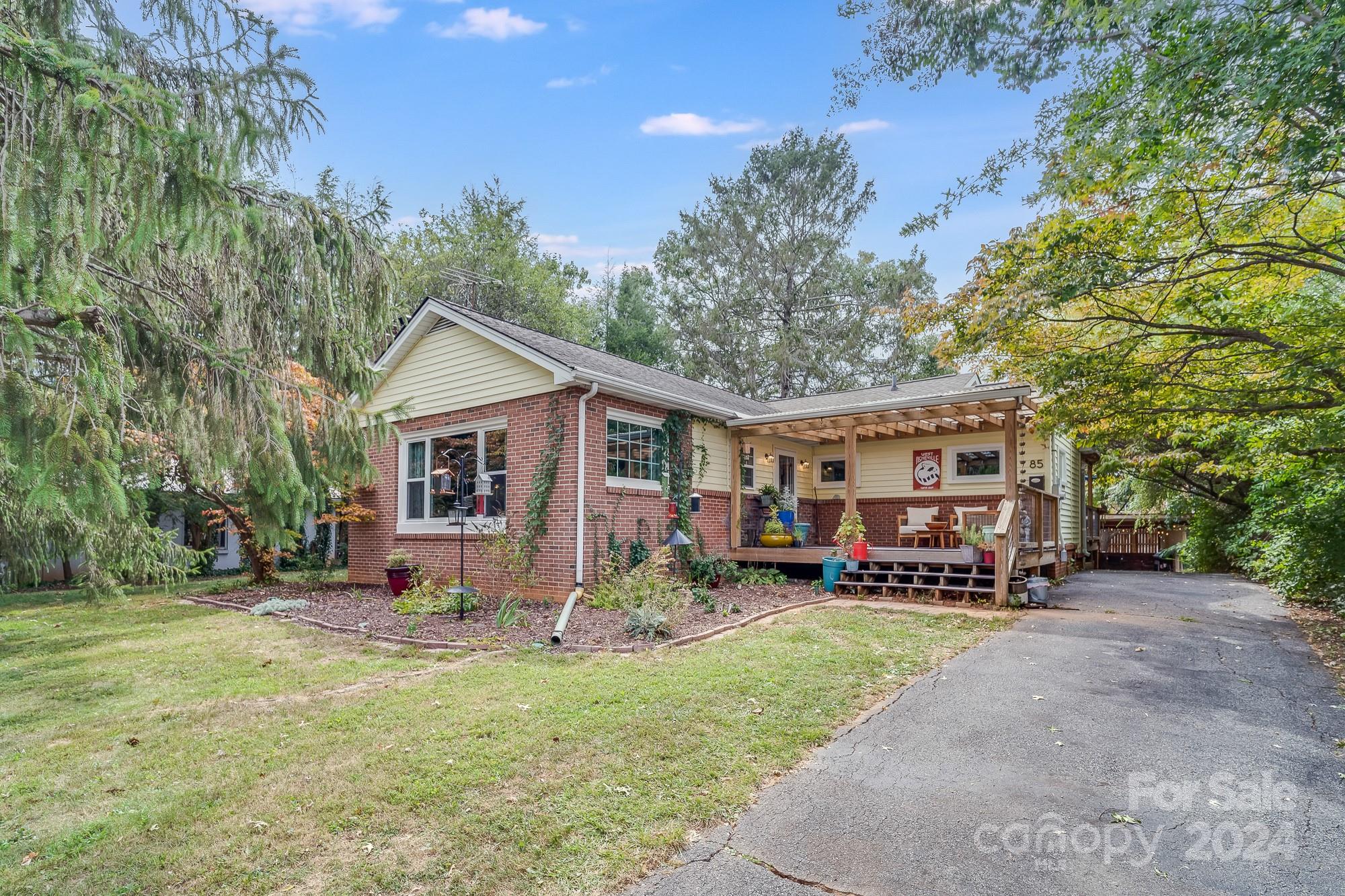 Ormond Ave, Asheville, NC 28806