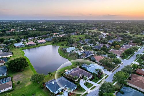 9910 Laurel Valley Avenue Cir, BRADENTON, FL, 34202-4006 | Card Image