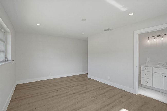 2111 Ne 35 Th St, House other with 3 bedrooms, 2 bathrooms and null parking in Lighthouse Point FL | Image 10