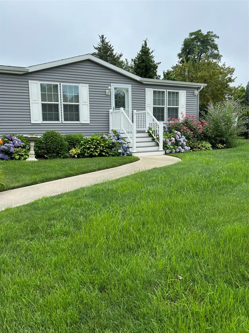 unit-412-1661 Old Country Rd, Riverhead, NY, 11901-4408 | Card Image