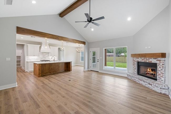 102 Tekla St, House other with 3 bedrooms, 2 bathrooms and 2 parking in Weimar TX | Image 5