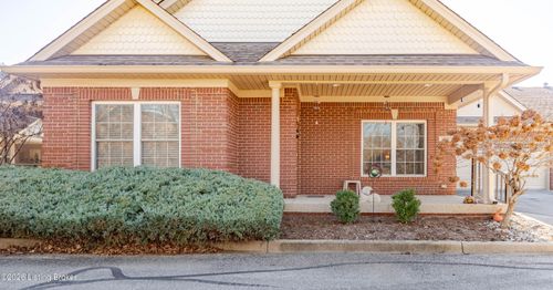 3902 Spring Park Ln, Louisville, KY, 40218 | Card Image