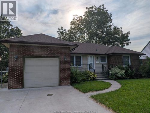 3130 Academy Dr, Windsor, ON, N9E2H4 | Card Image