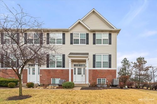 2271 Beresford Dr, Yorkville, IL, 60560-4703 | Card Image
