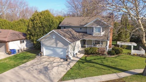 518 Camden St, Dresden, ON, N0P1M0 | Card Image