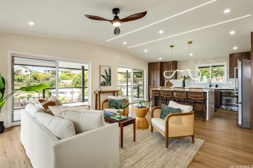 2234 Saint Louis Dr, Honolulu, HI, 96816-2027 | Card Image