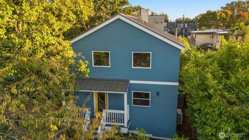 125 Martin Luther King Jr Way, Seattle, WA, 98122-6107 | Card Image