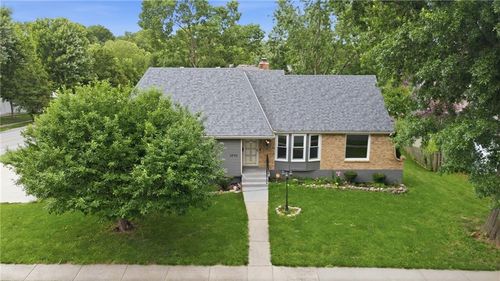 3800 Ne Shady Lane Dr, Gladstone, MO, 64119-1959 | Card Image