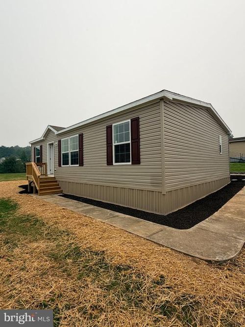 4 Cherokee Dr, Shippensburg, PA, 17257-9014 | Card Image