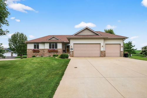 968 Vine Cir, Jordan, MN, 55352-4521 | Card Image