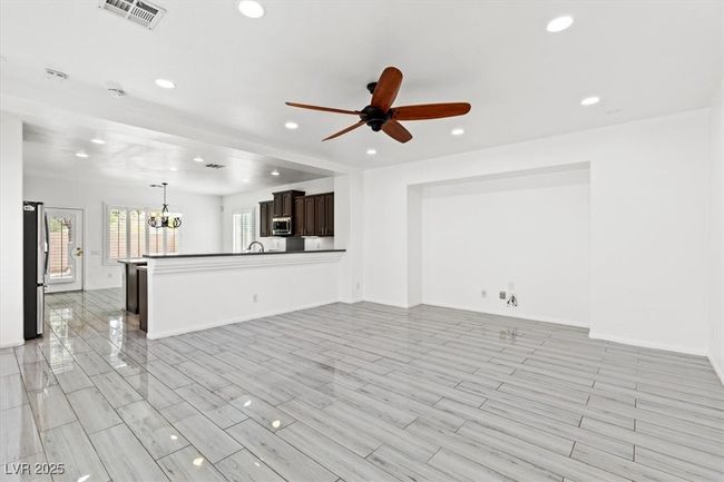 10321 Howling Coyote Ave, House other with 3 bedrooms, 3 bathrooms and null parking in Las Vegas NV | Image 6