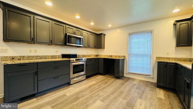 2015 Soapstone Dr, House other with 4 bedrooms, 5 bathrooms and null parking in RESTON VA | Image 19