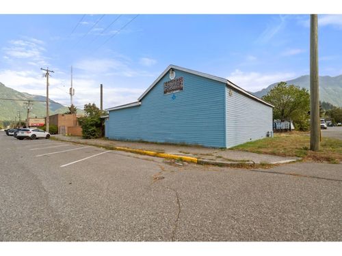 841 4th Ave, Hope, BC, V0X1L0 | Card Image