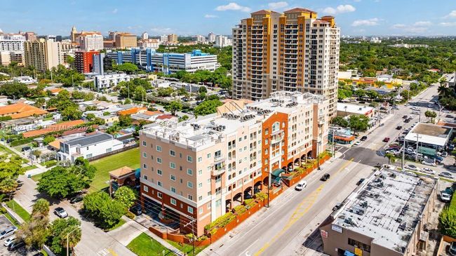 APT-612 - 2280 Sw 32 Nd Ave, Condo with 2 bedrooms, 2 bathrooms and null parking in Miami FL | Image 4