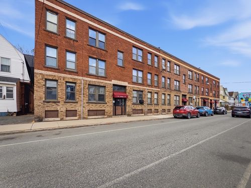 3r-1447 Dwight St, Holyoke, MA, 01040-2337 | Card Image