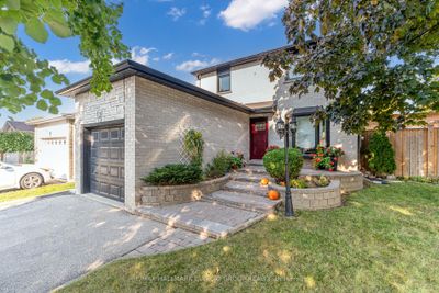 2 Woolen Mill Rd, Home with 3 bedrooms, 2 bathrooms and 5 parking in Markham ON | Image 2