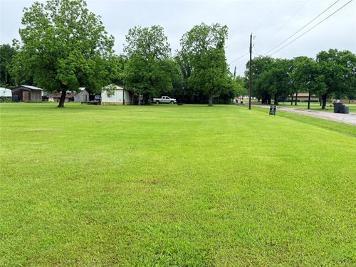 208 S Porch St, Tioga, TX, 76271-3605 | Card Image
