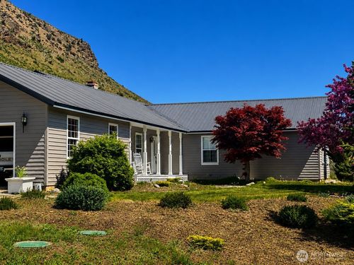 492 Pine Creek Rd, Tonasket, WA, 98855-9776 | Card Image