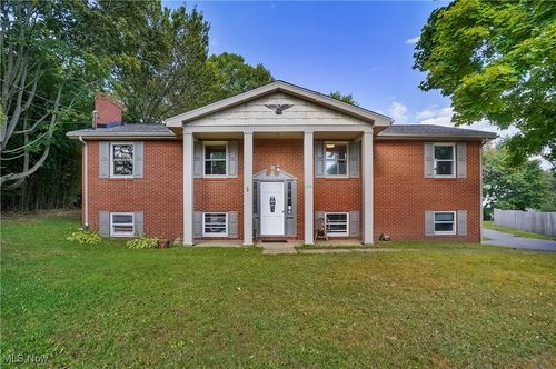 2476 Lisbon St, East Liverpool, OH, 43920-1033 | Card Image