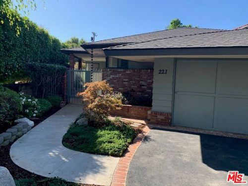 221 S Carmelina Ave, Los Angeles, CA, 90049 | Card Image