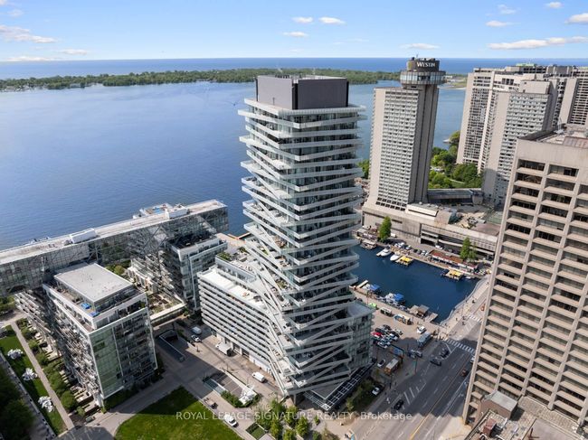 3305 - 15 Queens Quay E, Condo with 3 bedrooms, 2 bathrooms and 1 parking in Toronto ON | Image 47