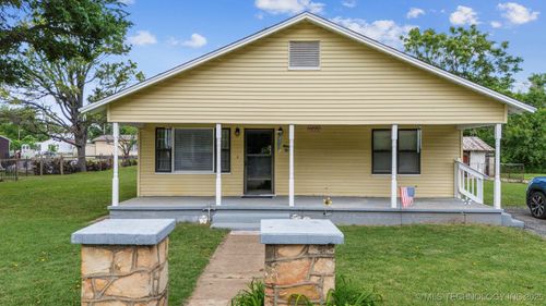 110 W 1st St, Oilton, OK, 74052-6607 | Card Image