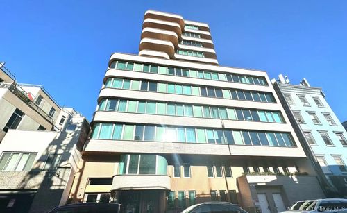 10e-208 Delancey St, New York, NY, 10002-3503 | Card Image