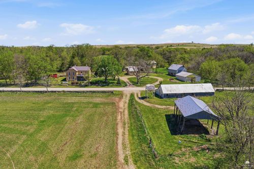 22507 Hessdale Rd, Alma, KS, 66401-8035 | Card Image