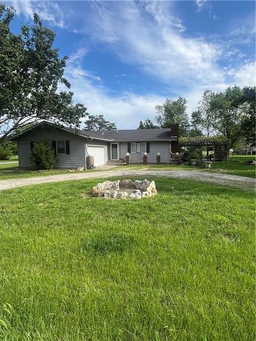 622 W Franklin St, Moran, KS, 66755-4008 | Card Image