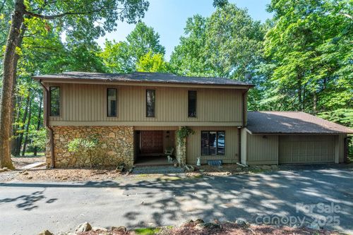 10 Chestnut Ridge Rd, Mills River, NC, 28759-2657 | Card Image