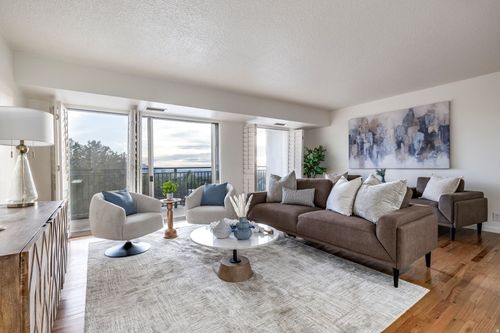 305-875 Donner Way, Salt Lake City, UT, 84108-2194 | Card Image