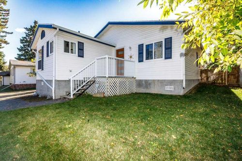 5119 48 Ave, Sylvan Lake, AB, T4S1G6 | Card Image
