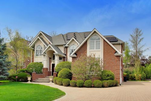 2444 N De Cook Ct, Park Ridge, IL, 60068-1510 | Card Image