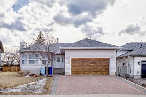 252 Torrie Crescent, Home with 5 bedrooms, 3 bathrooms and 4 parking in Fort Mcmurray AB | Card Image