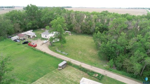 30019 471st Ave, Beresford, SD, 57004-6709 | Card Image