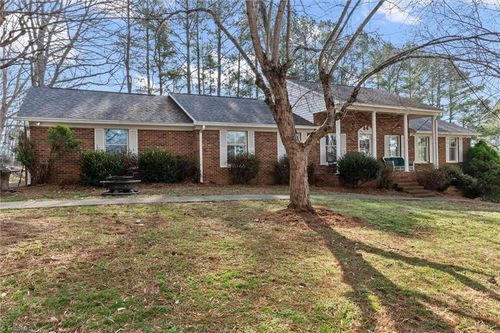 2160 Margaret Dr, Mount Airy, NC, 27030-2434 | Card Image