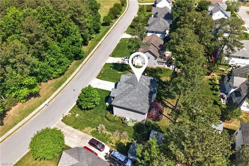 304 Wellington Cir, Smithfield, VA, 23430-6282 | Card Image